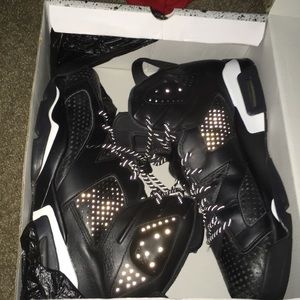 Black cat 6s